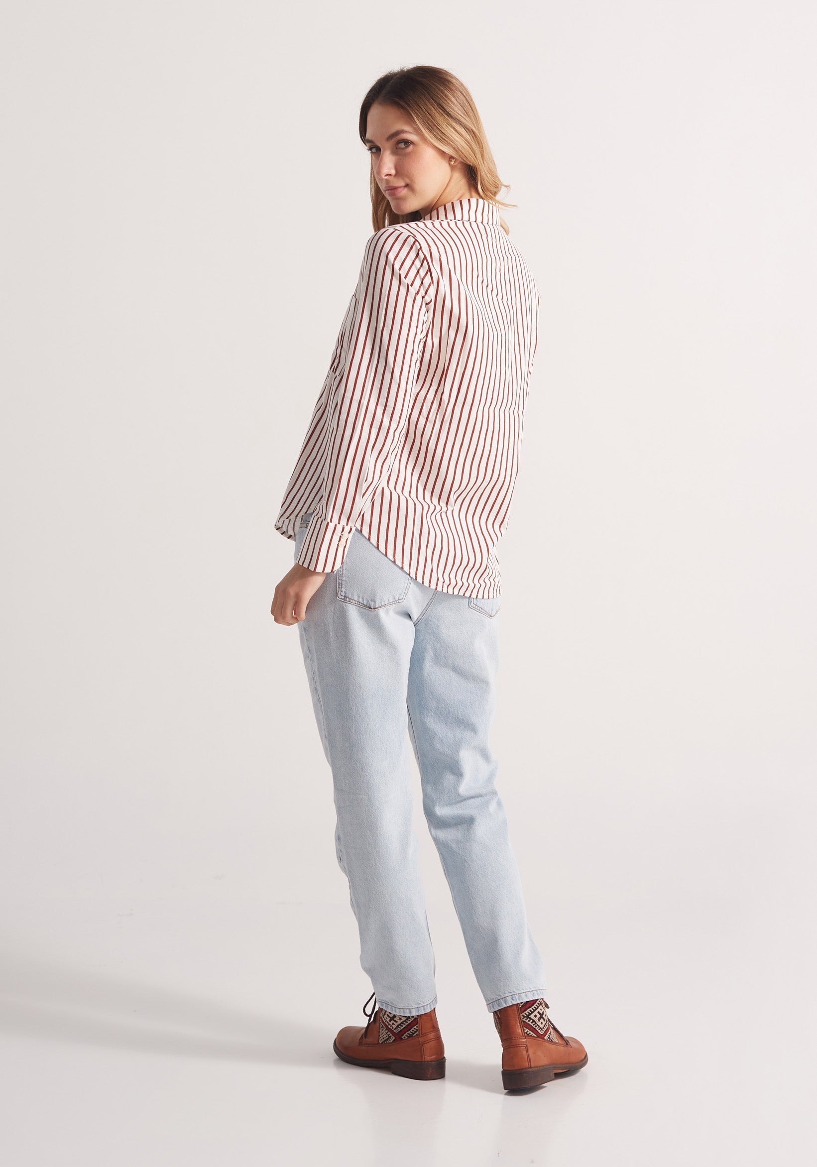 Blusa Clasica Bolsillo Lineas Vino