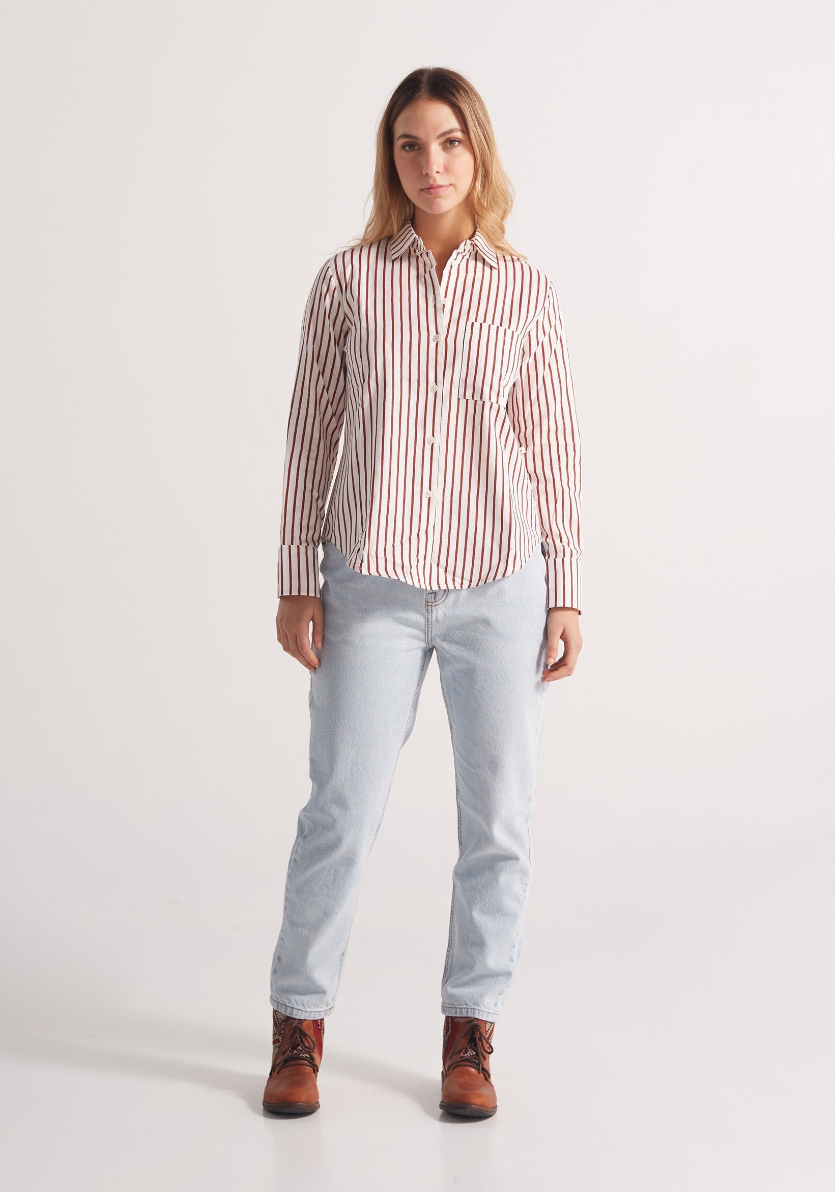 Blusa Clasica Bolsillo Lineas Vino