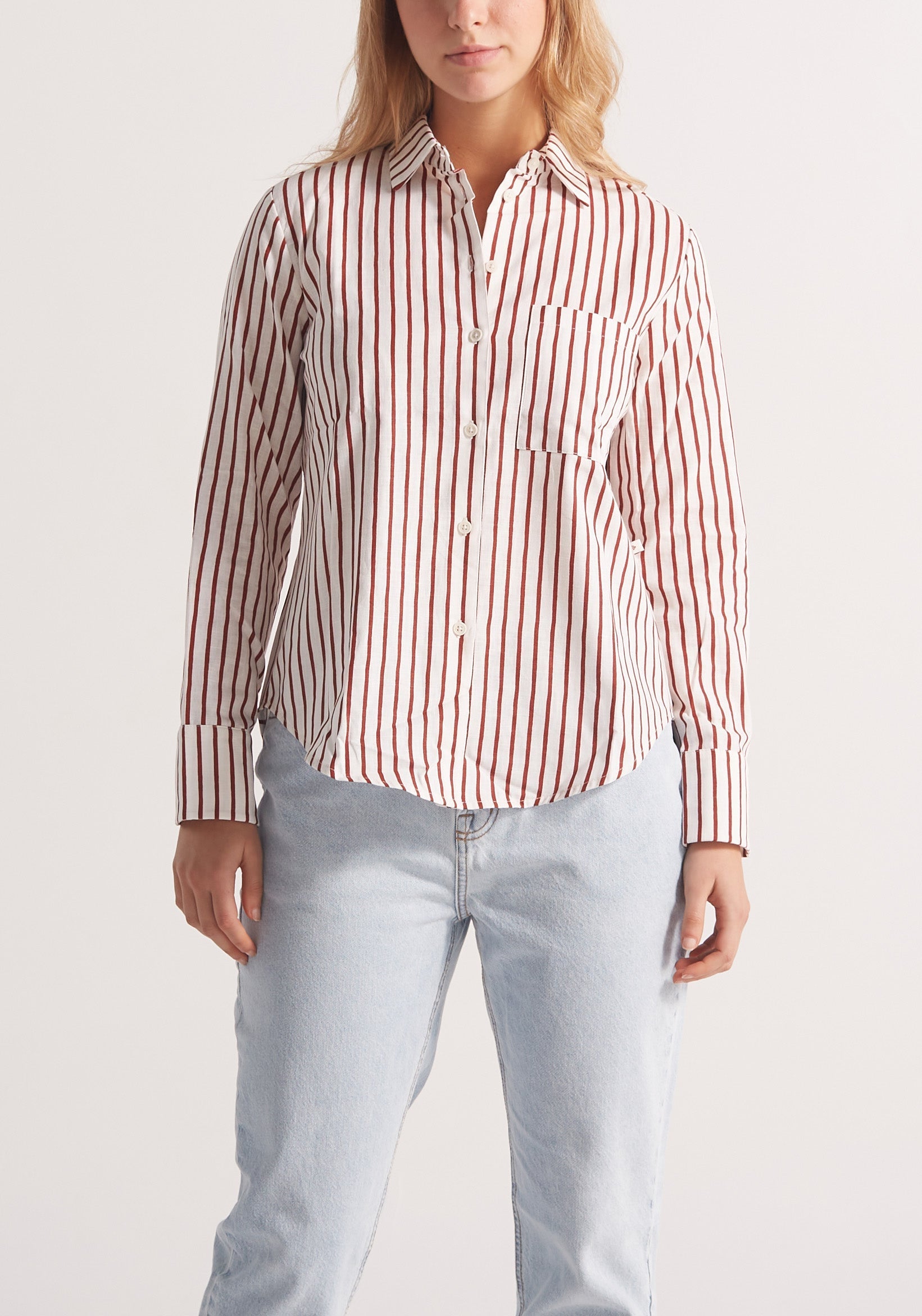 Blusa Clasica Bolsillo Lineas Vino